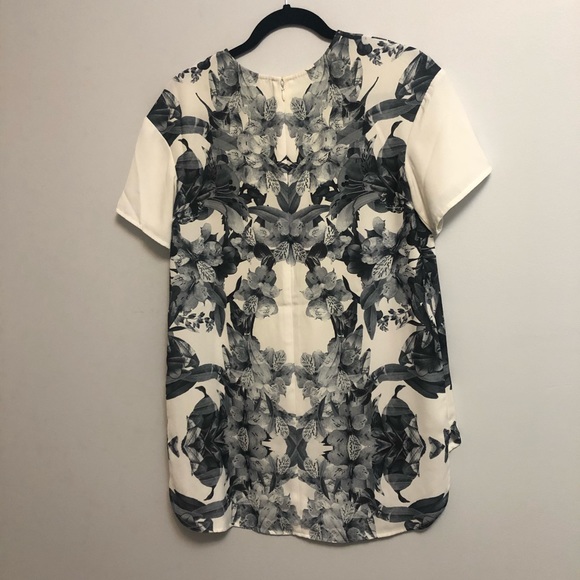 Finders Keepers High-Lo Going Out Top (XS) - Picture 6 of 8